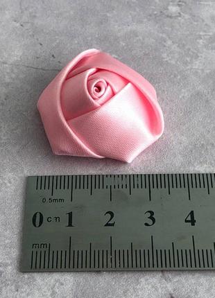 Декоративная атласная роза 3,5 см - розовый3 фото
