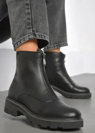 Ботинки женские демисезонные черного цвета на молнии