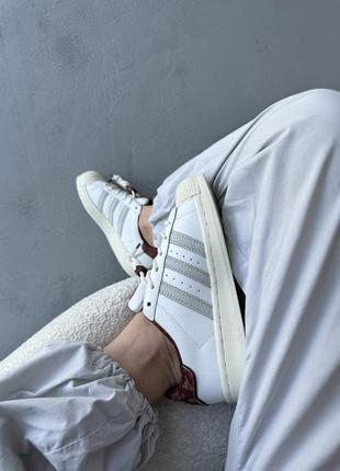 Стильные женские кроссовки высокого качества в стиле adidas superstar white/red3 фото