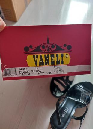 Лаковые босоножки vaneli5 фото