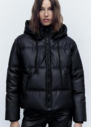 Ветрозащитная короткая стеганая куртка из искусственной кожи s