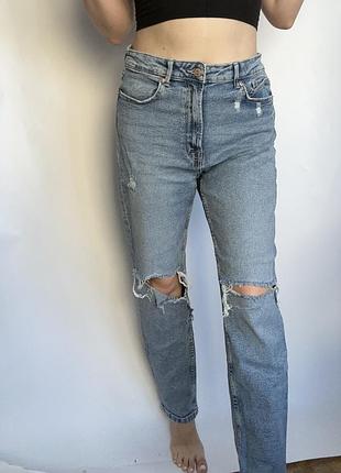 Джинсы mom slim stradivarius с разрезами высокая талия