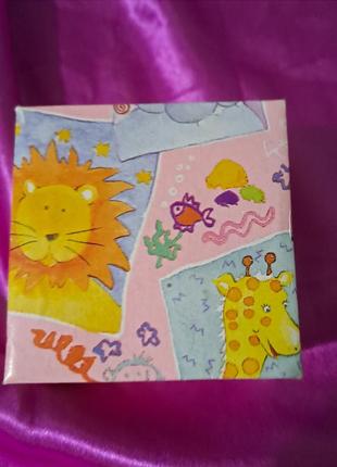 Шкатулка для рассыпчатой пудры или мелких украшений