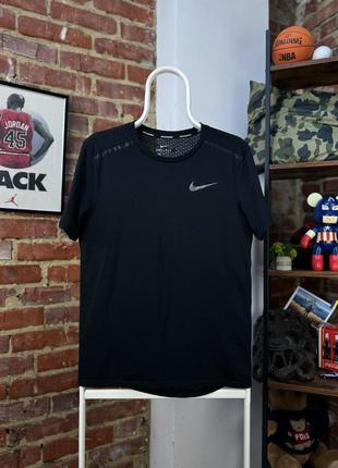 Спортивна футболка nike running dri fit