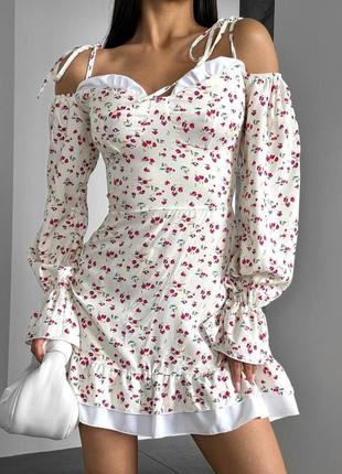 Платье с цветочным принтом