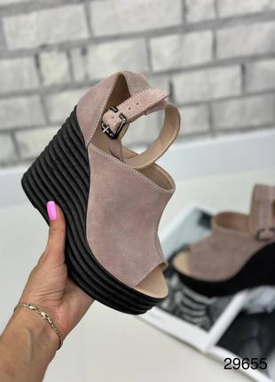 Босоніжки жіночі