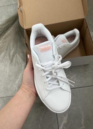 Белые кроссовки adidas белые кроссовки adidas2 фото