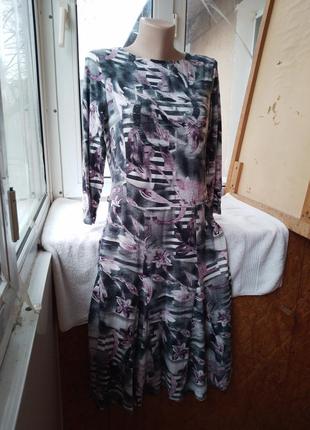 Брендовое вискозное трикотажное платье миди5 фото