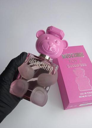 Toy 2 bubble gum moschino - це парфум для жінок, він належить до групи квіткові фруктові.4 фото