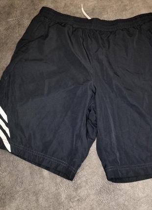 Оригинальные спортивные шорты adidas