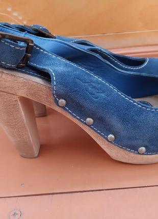 Продам фирменные туфли levis натуральная кожа и замша 38 р.