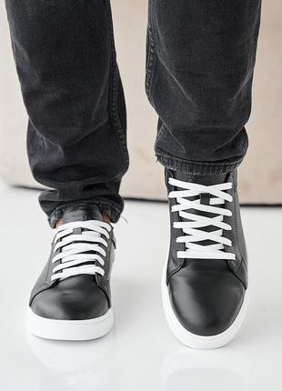 Кеди чоловічі чорні шкіряні на білій підошві