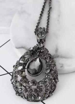 Чорна підвіска на ланцюжку