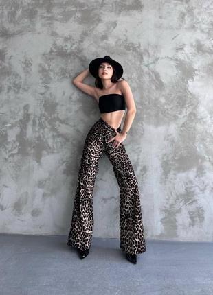 Джинсы свободного кроя прямые леопард