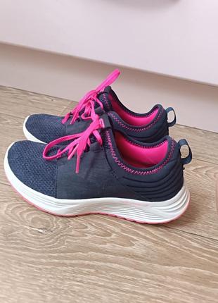 Кросівки на дівчинку skechers