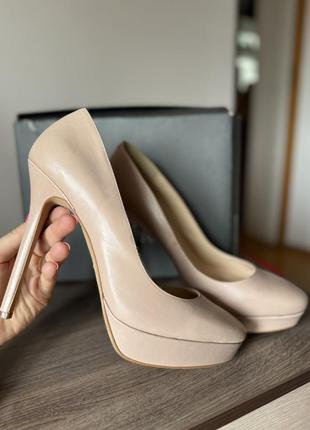 Туфлі на каблуку vince camuto