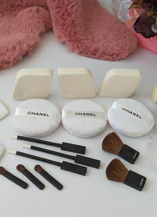 Одним лотом 18шт. від chanel оригінал пуховки, кисті, пензлик кабукі