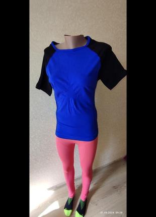 Футболка жіноча спортивна, добре тягнеться