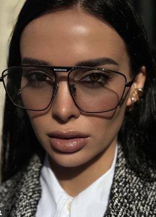Окуляри в стилі balenciaga