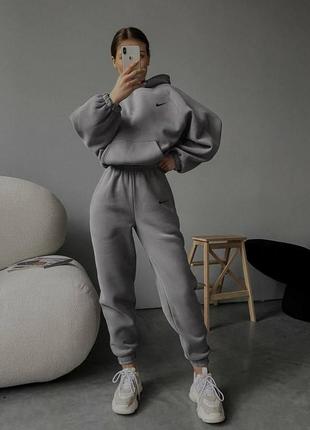 Жіночий теплий спортивний костюм nike укорочене худі та штани розміри 42-46
