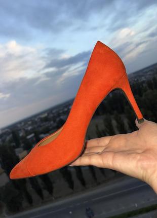 Рыжые / оранжевые туфли лодочки zara. оригинал.