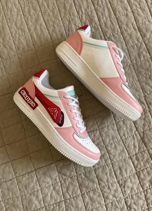 Класні кросівки kappa