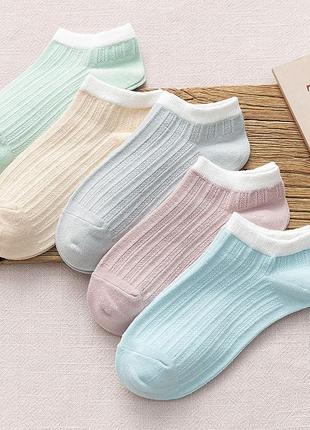 Жіночі бавовняні  шкарпетки з вишивкою