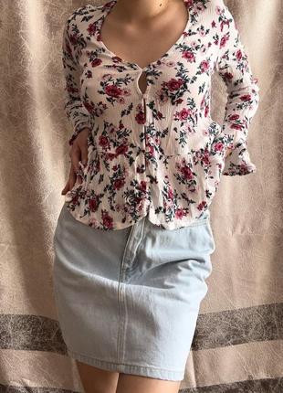 Юбка джинсовая блуза нарядная в цветок1 фото