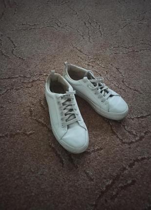 Кроссовки,кеды, мокасины белые