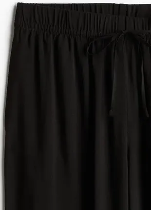 Широкие свободные вискозные штаны h&m, легкие, летние, черные2 фото