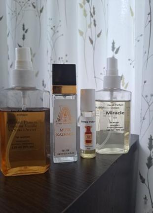 Coconut passion vanilla,  musk cashmir, bitter peach,  miracle