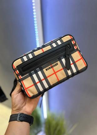 Бананка burberry в клітинку поясна сумка