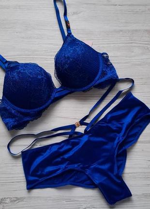 Синий комлект белья бюстгальтер пуш-ап трусики со стрипами victoria's secret 34a s кружевной