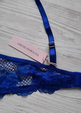Синий комплект белья бюстгальтер пуш-ап трусики со стрипами victoria's secret 34a s кружевной 75а8 фото