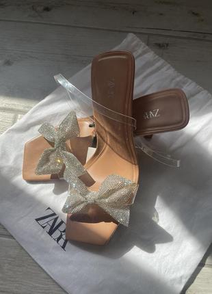 Босоніжки zara