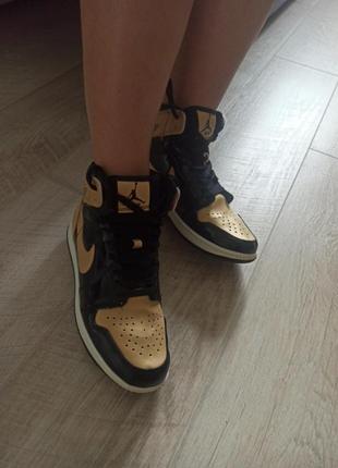Кросівки jordan 1 retro high gold top 36 фото