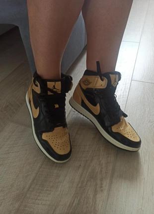 Кросівки jordan 1 retro high gold top 37 фото