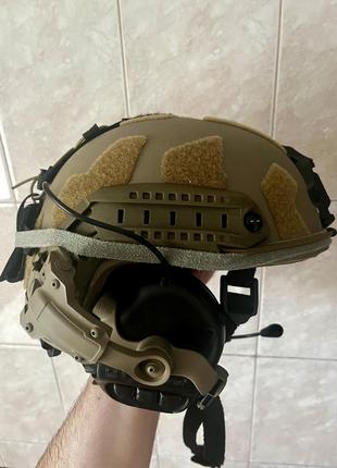 Шлем каска фаст в комплекте наушники с микрофоном earmor m32
