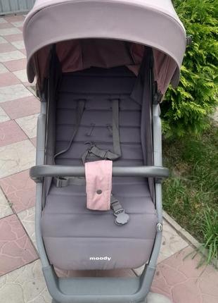 Дитяча прогулянкова коляска