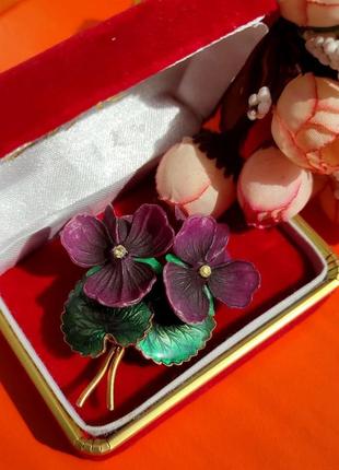 Колекційна брошка у вигляді букету ніжних фіалок від компанії west germany.
