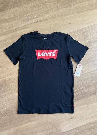 Новая футболка levis 13-15 лет7 фото