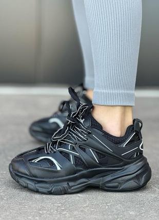 Жіночі кросівки чорного кольору