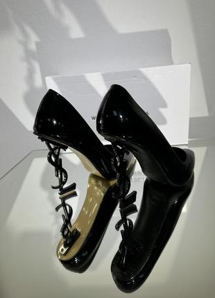 Вечірні туфлі в стилі opyum pumps