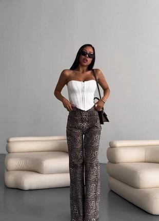 Жіночі широкі леопардові джинси на високій посадці з кишенями стильні трендові цупкі штани7 фото