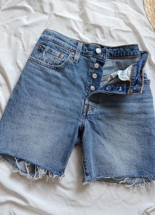 Шорти levi's на болтах з необробленим низом