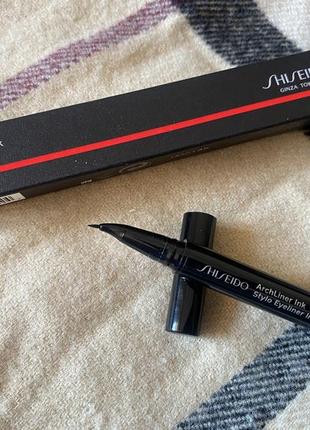 Рідка підводка - лайнер для очей shiseido archliner ink stylo eyeliner 01 black 🖤2 фото