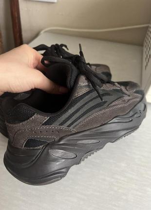 Кроссовки adidas yeezy boost 700 v2 black x kanye west, кроссовки адидас изи буст 7003 фото