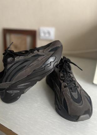 Кроссовки adidas yeezy boost 700 v2 black x kanye west, кроссовки адидас изи буст 7009 фото