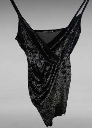 Оксамитова чорна бархатна сукня міді на бретелях3 фото