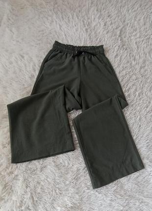 Широкі штани з крепу на резинці на дівчинку5 фото